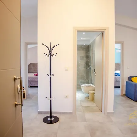 Emily's Luxury *