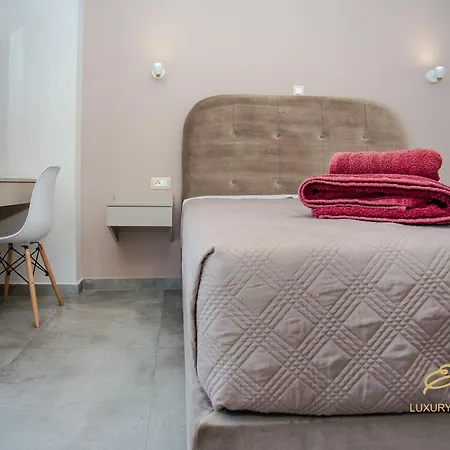 Emily's Luxury * Αργοστόλι