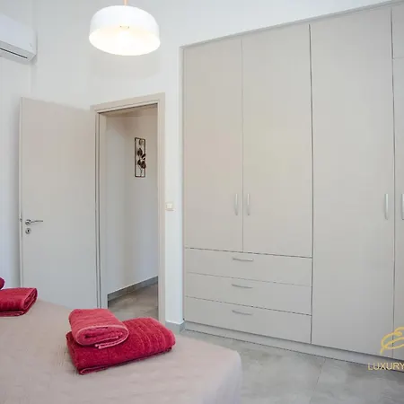 Emily's Luxury * Αργοστόλι