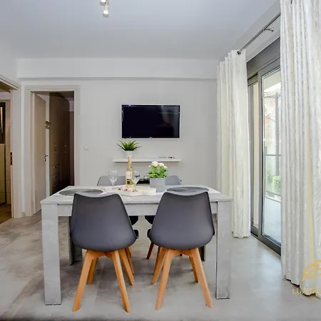 Emily's Luxury * Αργοστόλι