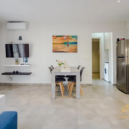 Emily's Luxury Apartment