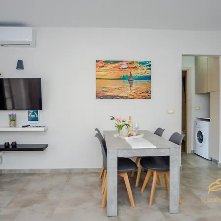 Emily's Luxury * Argostoli (Kefalonia)