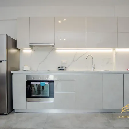 Emily's Luxury Apartment *